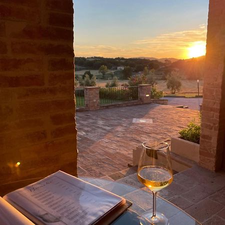 Agriturismo Il Tiro 카스텔 델 피아노 외부 사진