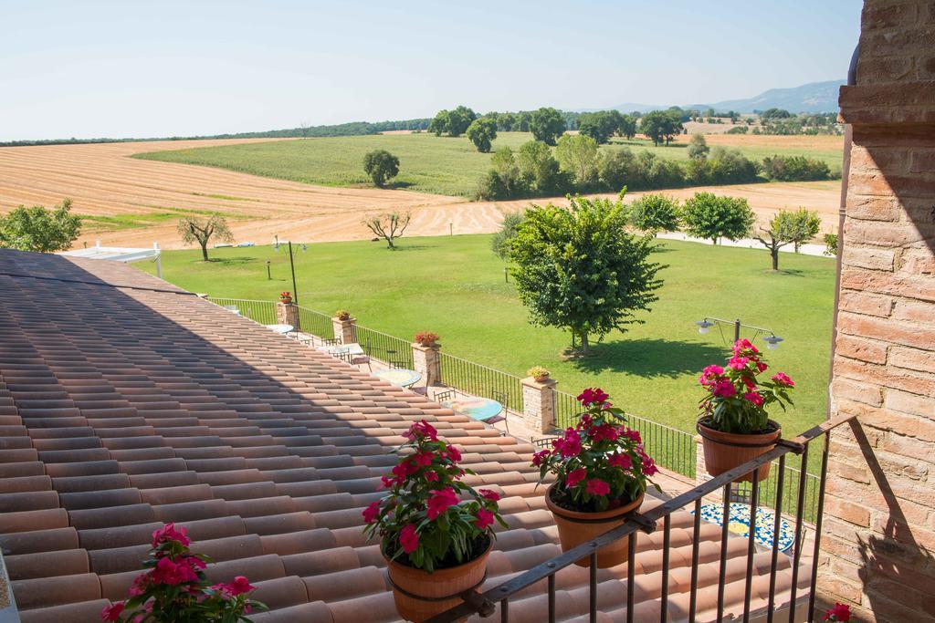 Agriturismo Il Tiro 카스텔 델 피아노 외부 사진