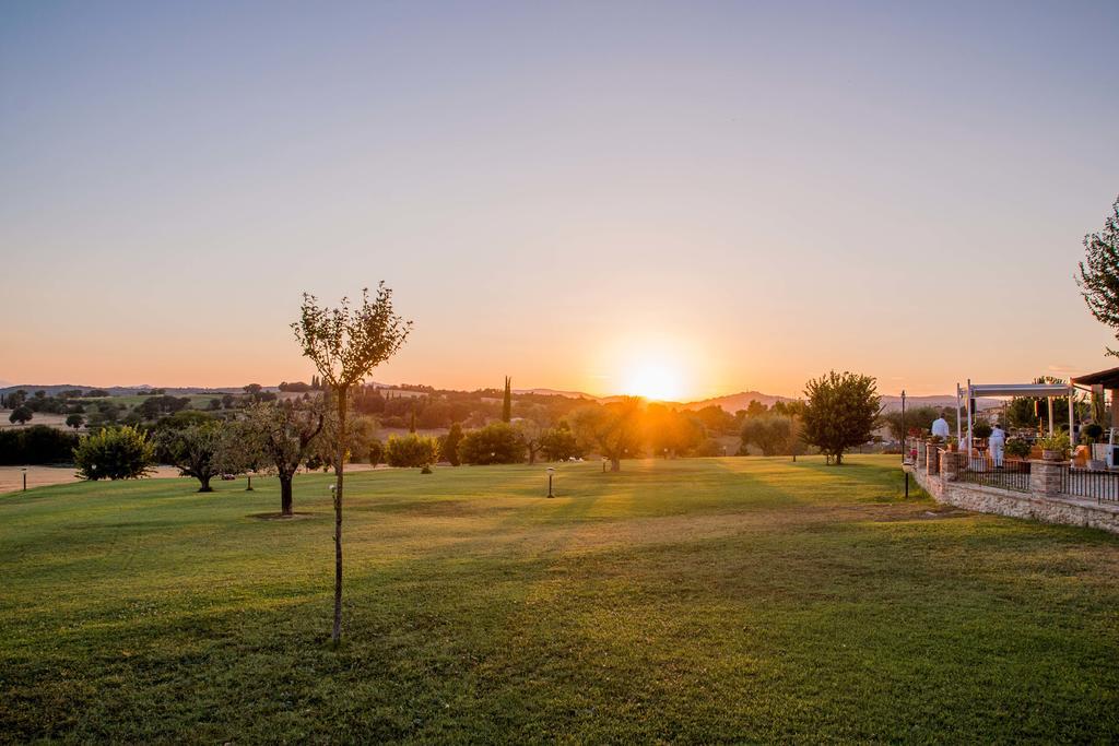 Agriturismo Il Tiro 카스텔 델 피아노 외부 사진