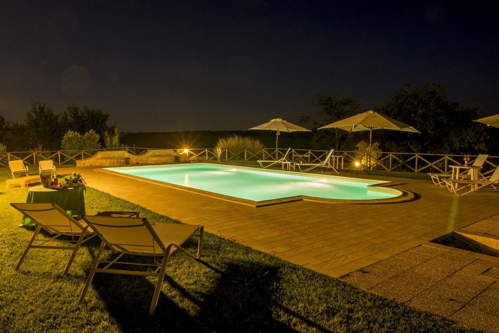 Agriturismo Il Tiro 카스텔 델 피아노 외부 사진