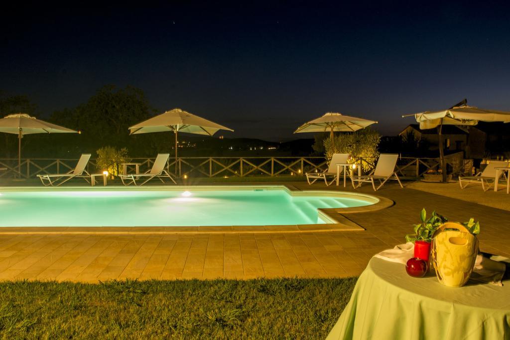 Agriturismo Il Tiro 카스텔 델 피아노 외부 사진
